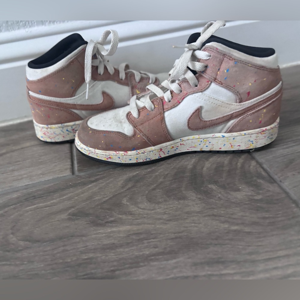 Nike High-Top Sneakers in Pink and White with Speckled Sole